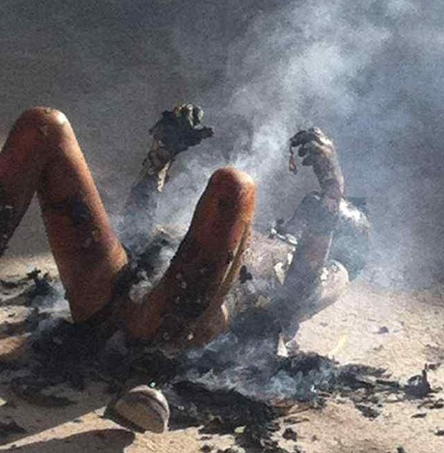 自焚后被火烧焦的西藏勇士多杰伦珠