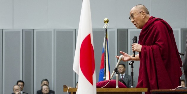 達賴喇嘛尊者在向日本國會議員發表演說。 图片/藏人行政中央駐日本辦事處