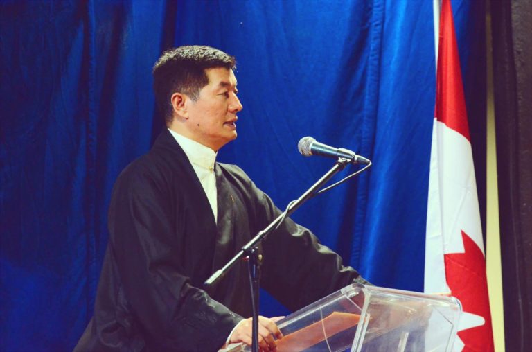 司政发表演讲