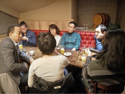 藏人行政中央驻欧洲华人事务联络官洛桑尼玛与法国巴黎等地的华人进行交流互动