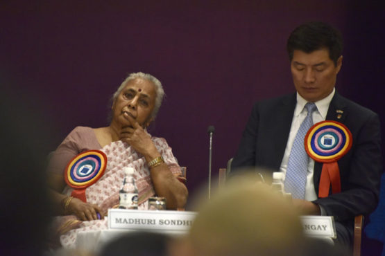 松迪基金會亞太事務研究所所長瑪德赫利松迪博士在研討會上發言 2018年4月2日 照片/Tenzin Phende/DIIR