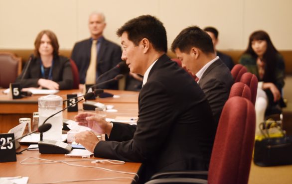 司政洛桑森格在加拿大参议院人权、外交事务及国际贸易委员会举行的会议上发言