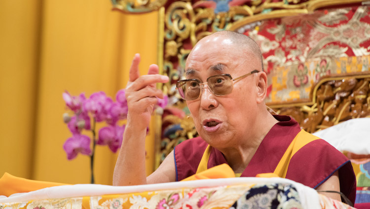 达赖喇嘛尊者在瑞士苏黎世海伦体育馆向八千多名信众传授佛法 2018年9月23日 照片/Manuel Bauer