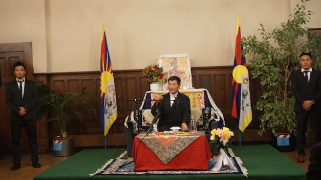 司政洛桑森格在瑞士日内瓦毕韦斯广场会见200名藏人 2018年11月3日 照片/司政办公室