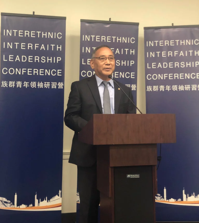 藏人行政中央驻北美办事处代表欧珠次仁在第十四届族群青年领袖研习营开幕式上致辞 2019年10月21日 照片/公民力量