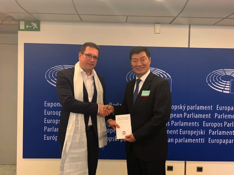 司政洛桑森格在布鲁塞尔会见欧洲议会议员洛兰·温兹先生 2019年10月16日 照片/司政办公室