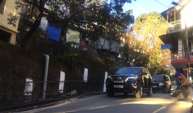 达赖喇嘛尊者从印北达兰萨拉启程前往印度南部进行访问
