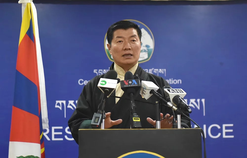 司政洛桑森格在藏人行政中央外交部拉帕次仁纪念厅举行新闻发布会上发言 2020年1月29日 照片/Tenzin Pheden/CTA