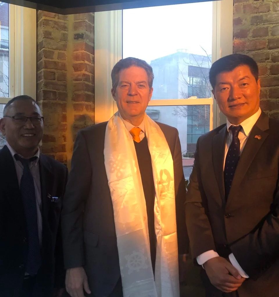司政洛桑森格在华盛顿会见美国国际宗教自由无任所大使萨缪尔·布朗贝克