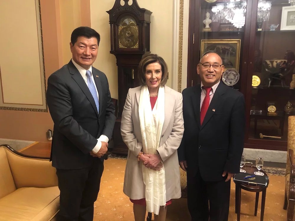 司政洛桑森格与驻北美办事处代表欧珠次仁在华盛顿会晤美国国会众议院议长南希·佩洛西女士