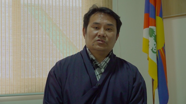 藏人行政中央衛生部長曲炯旺秀呼籲藏人民眾勿聽信關於新型冠狀病毒的謠言