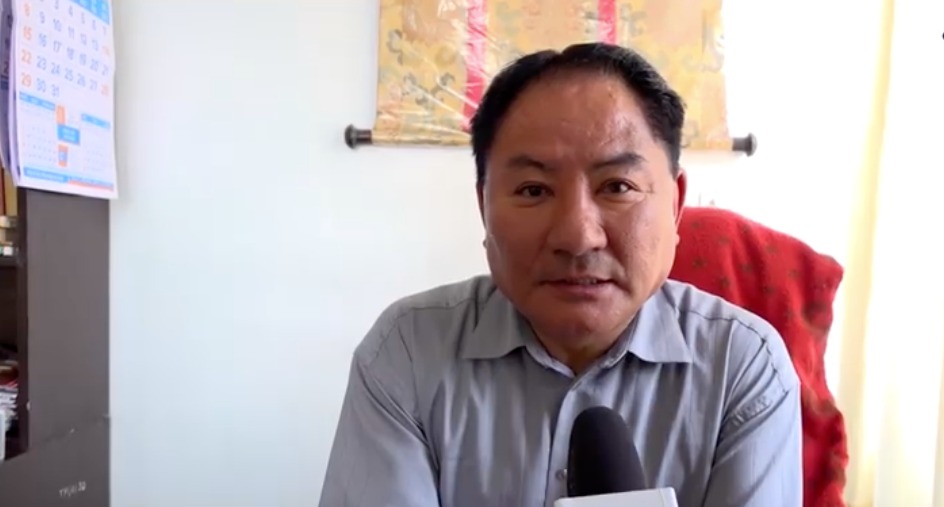 西藏人民议会议长白玛炯乃接受西藏新闻社的采访 2020年3月16日 照片/视频截图