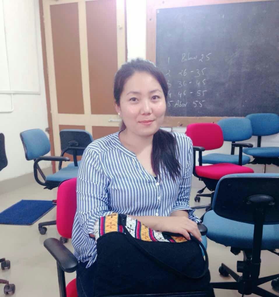 荣获印度南部芒格洛爾大學第38届学术会议最高学衔金质奖章的藏人大学生扎西拉姆女士