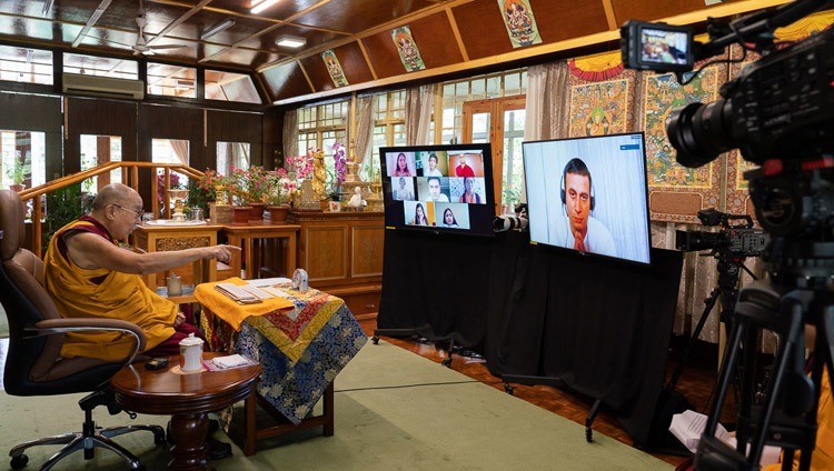 达赖喇嘛尊者在传授《入中论》后回答线上观众的提问 2020年7月17日 摄影/Ven Tenzin Jamphel/OHHDL