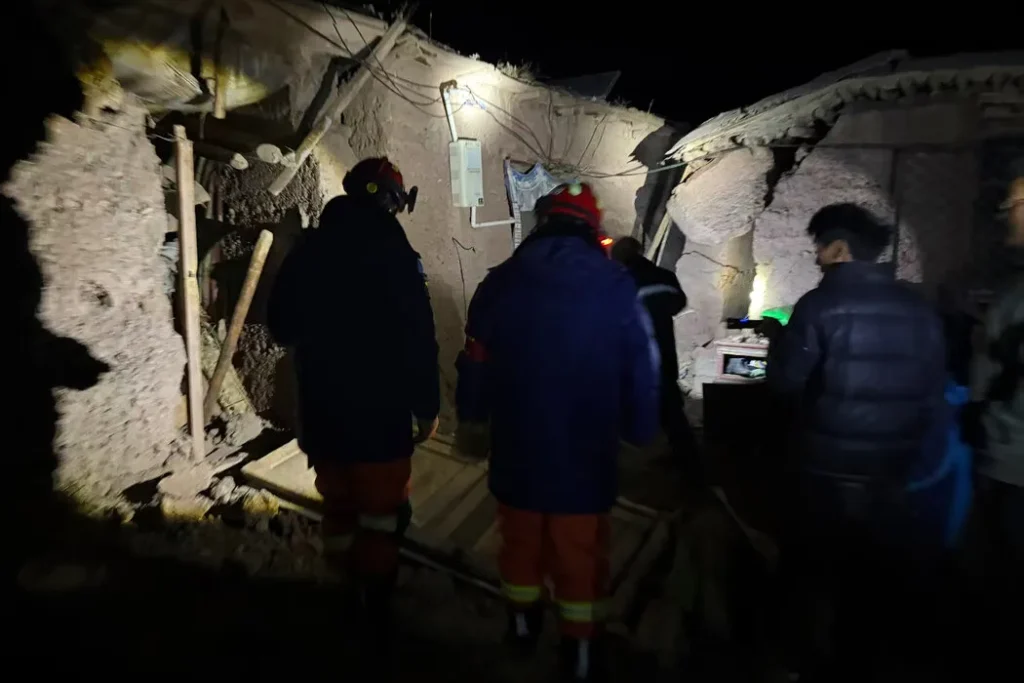 西藏那曲发生 7.0 级地震，十余人死亡