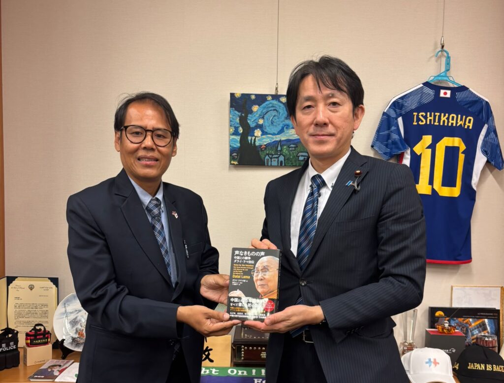 驻日本代表洛桑曲扎会晤日本国会议员石川昭政